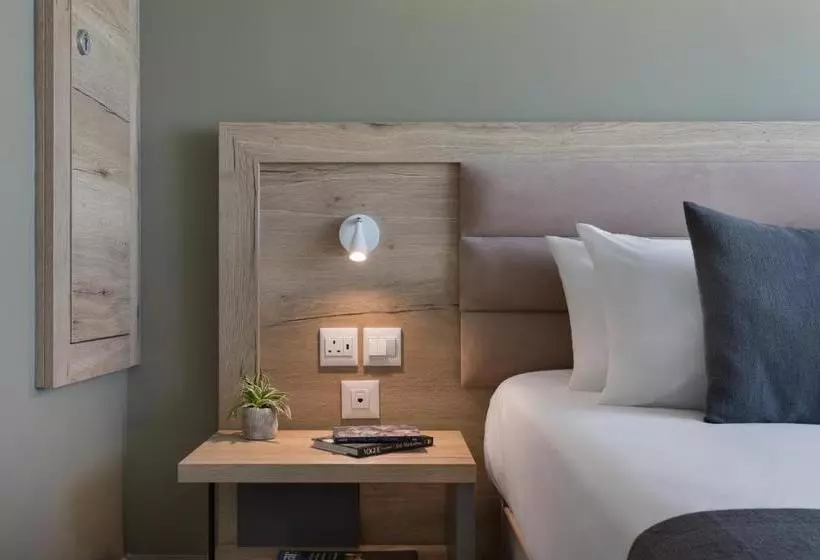 Azur Hotel By St Hotels