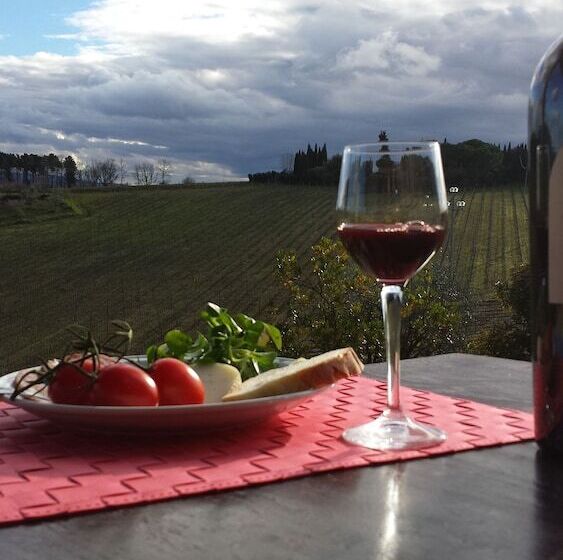 فندق Fattoria La Loggia