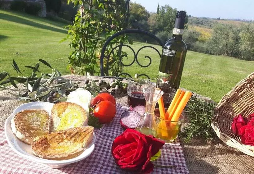 هتل Fattoria La Loggia