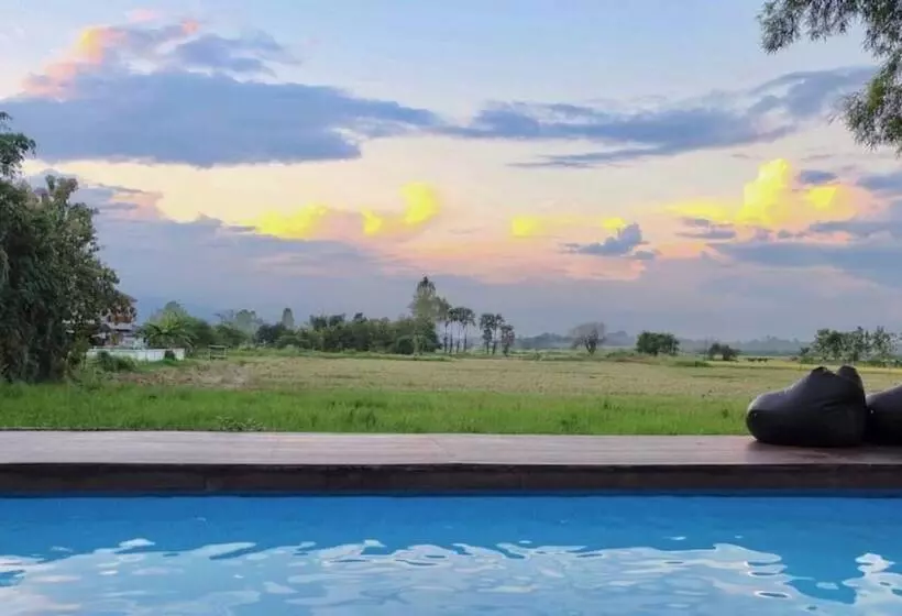 هتل Lanna House Lanna Hut Chiangmai