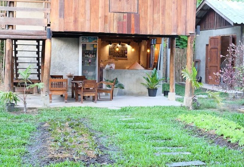 ホテル Lanna House Lanna Hut Chiangmai