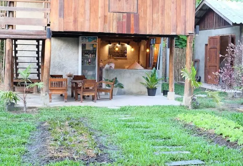 هتل Lanna House Lanna Hut Chiangmai