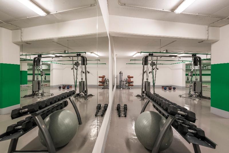 هتل Trianon Luxury Apartments & Suites