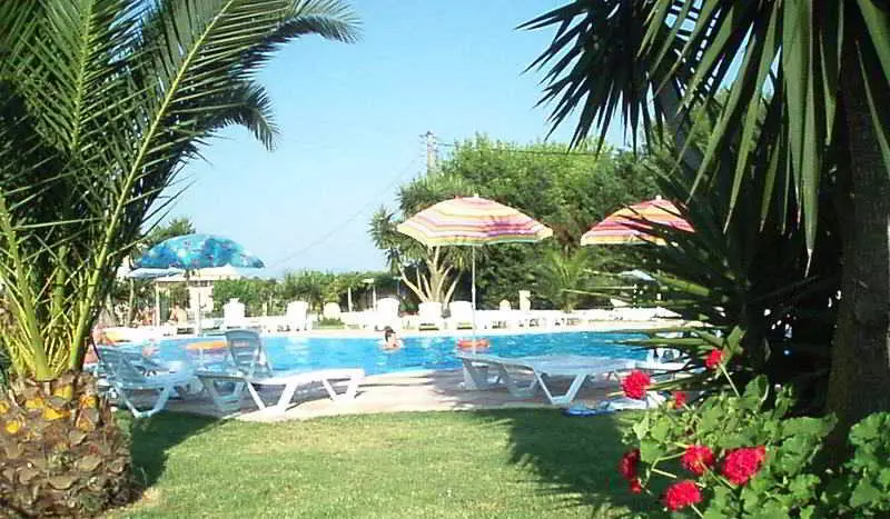 هتل Asprokavos Beach Apartment