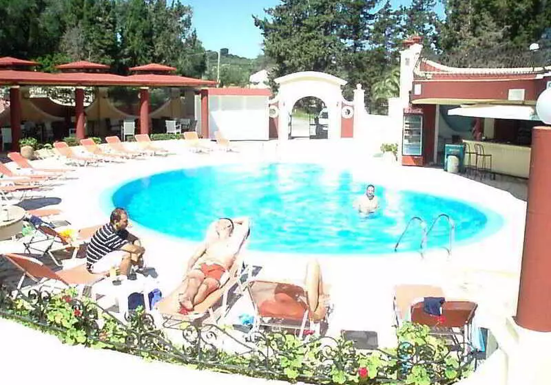 هتل Asprokavos Beach Apartment
