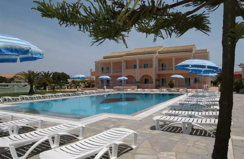 هتل Asprokavos Beach Apartment