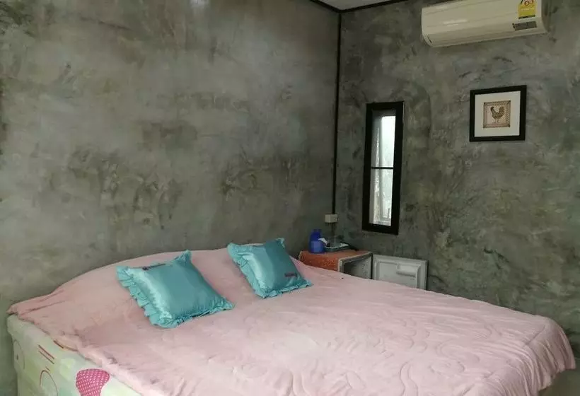 Hotelli Baan Din Camp And Art Suanphueng