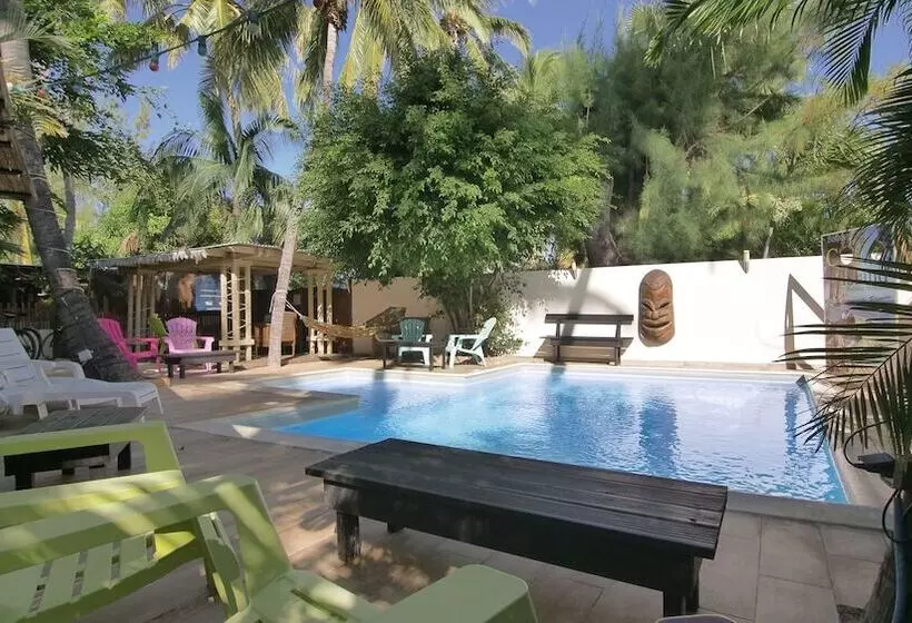 هتل Coco Island
