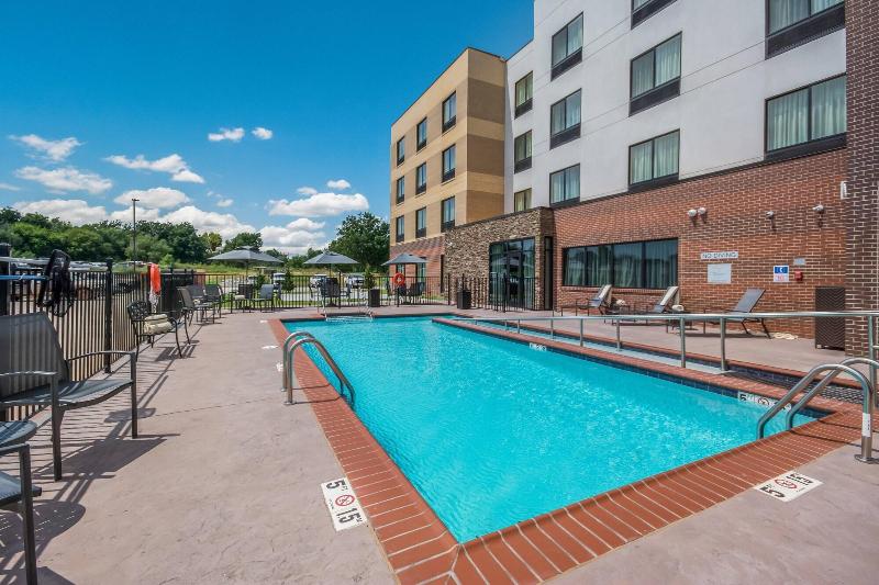 בית מלון כפרי Fairfield Inn & Suites By Marriott Chickasha