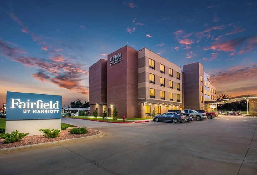 בית מלון כפרי Fairfield Inn & Suites By Marriott Chickasha