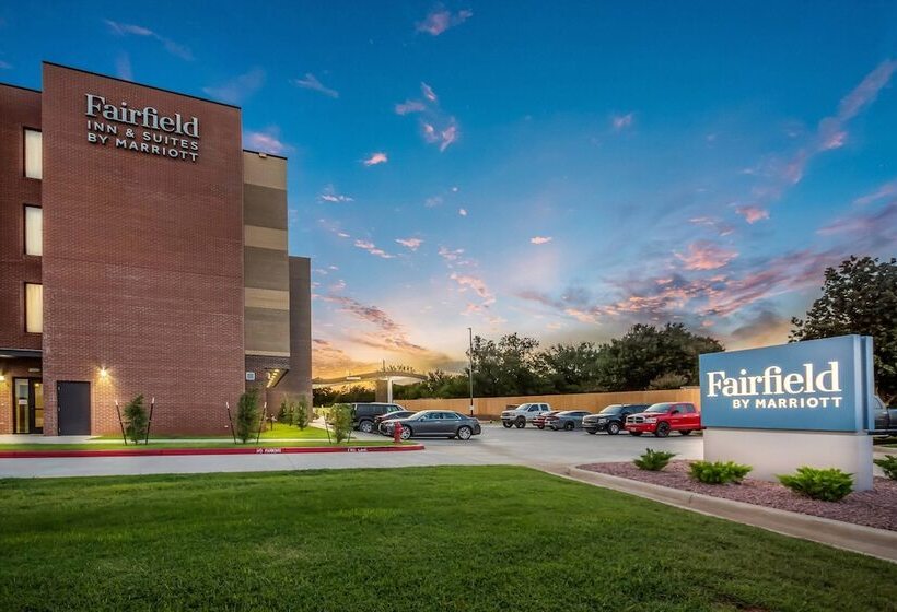 בית מלון כפרי Fairfield Inn & Suites By Marriott Chickasha