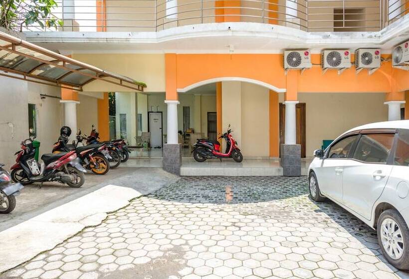 فندق Reddoorz Syariah @ Jalan Simpang Gajayana