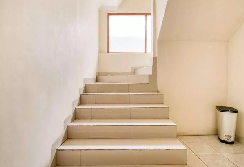 Hotelli Reddoorz Syariah @ Jalan Simpang Gajayana