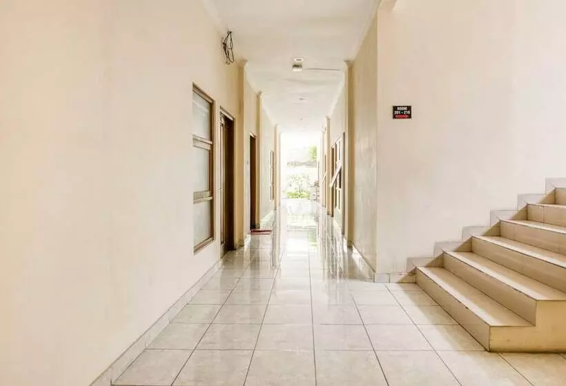 Hotelli Reddoorz Syariah @ Jalan Simpang Gajayana