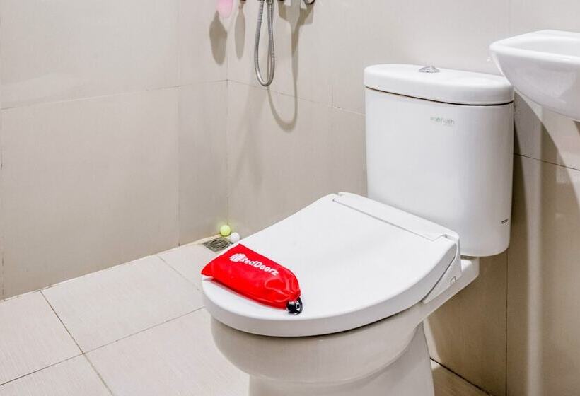 فندق Reddoorz Syariah @ Jalan Simpang Gajayana