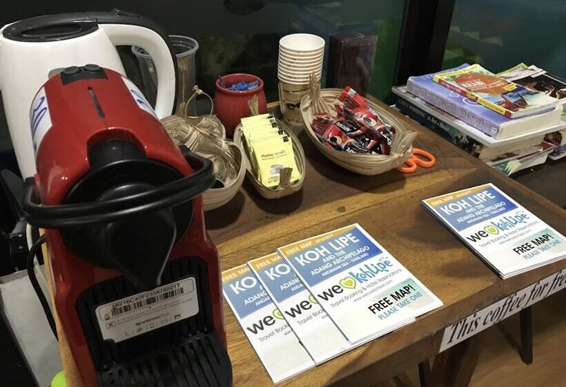 ホテル Seahorse Lipe Hostel