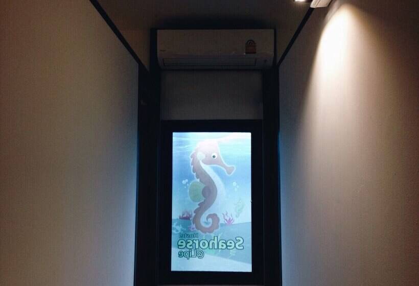 ホテル Seahorse Lipe Hostel