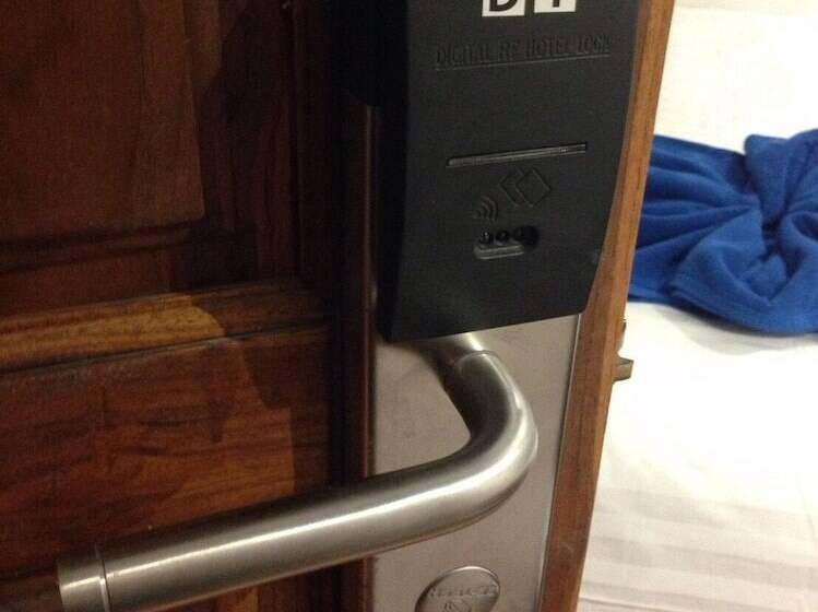 ホテル Seahorse Lipe Hostel