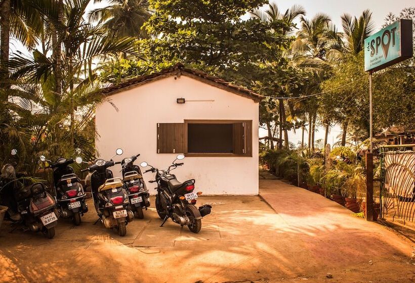 בית מלון כפרי The Spot Beach