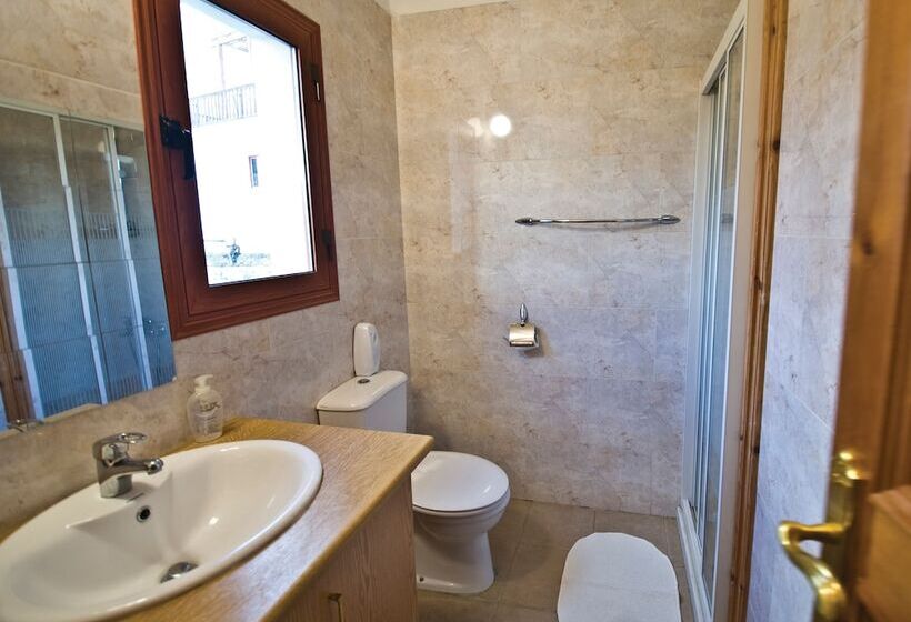 Lania Royal Oak House By Trulycyprus