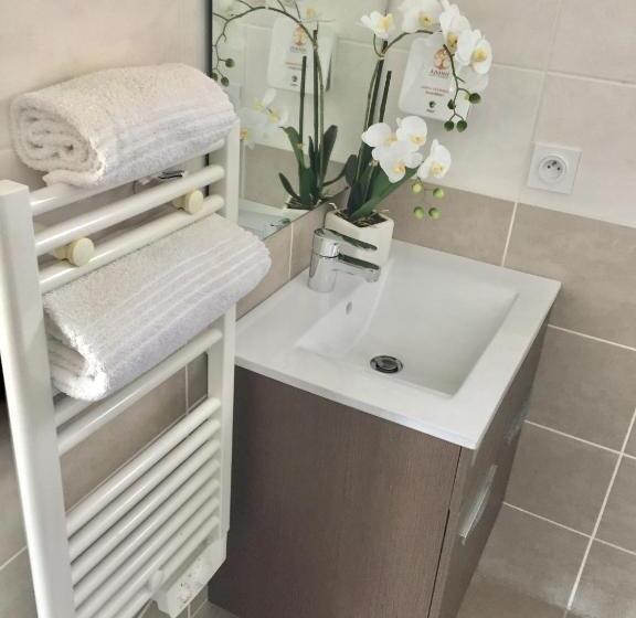 Les Terrasses D Aix Studio Avec Grande Terrasse Privée