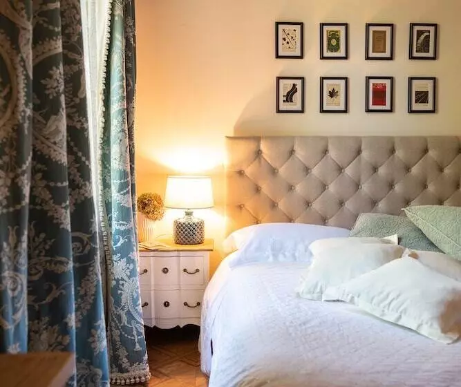 Villa Erre  Literary B&b