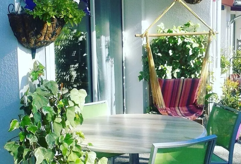 Hotelli Auberge Denena Logis