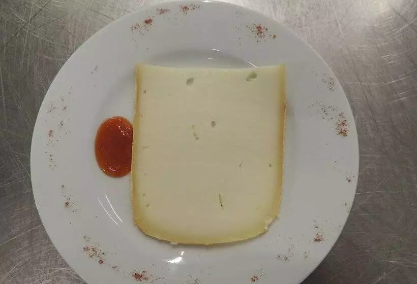 Hotelli Auberge Denena Logis