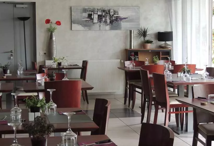 Hotelli Auberge Denena Logis