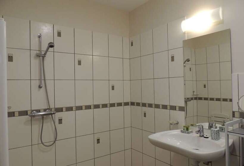 酒店 Auberge Denena Logis