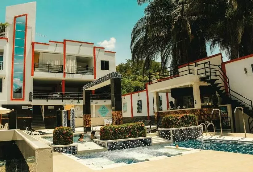 ホテル Bora Bora Spa Solo Adultos