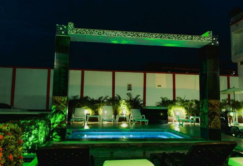 هتل Bora Bora Spa Solo Adultos