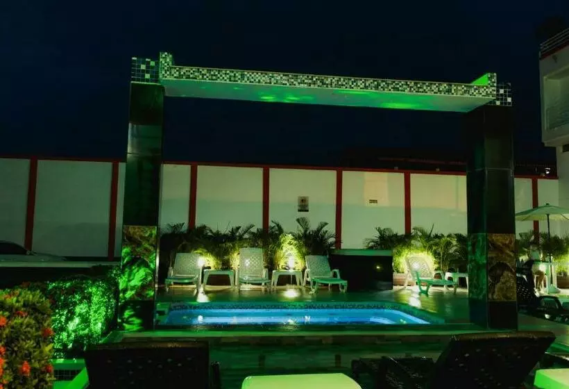 ホテル Bora Bora Spa Solo Adultos