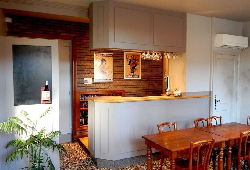 Отель Hôtel Le Dolmen