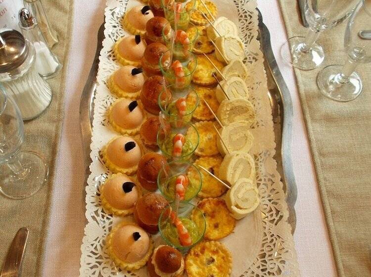 Отель Hôtel Le Dolmen