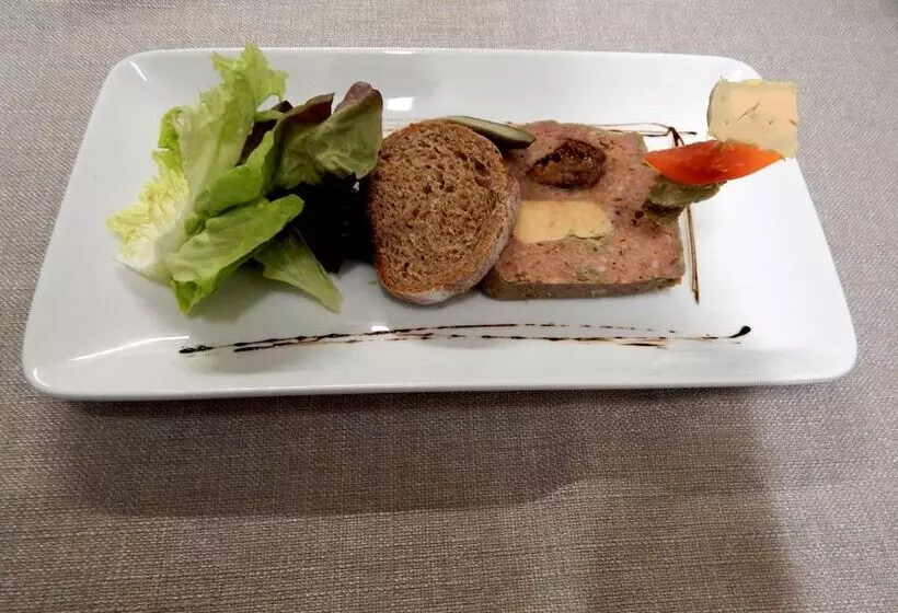 ホテル Hôtel Le Dolmen