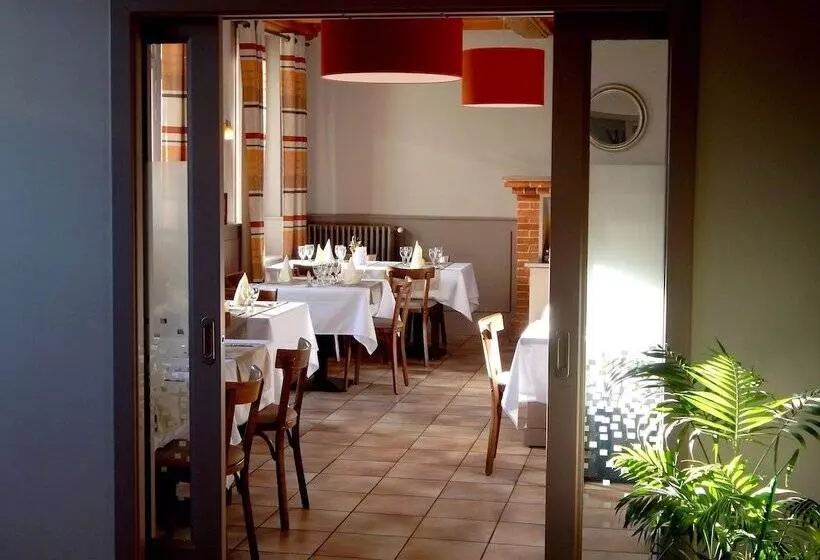 ホテル Hôtel Le Dolmen