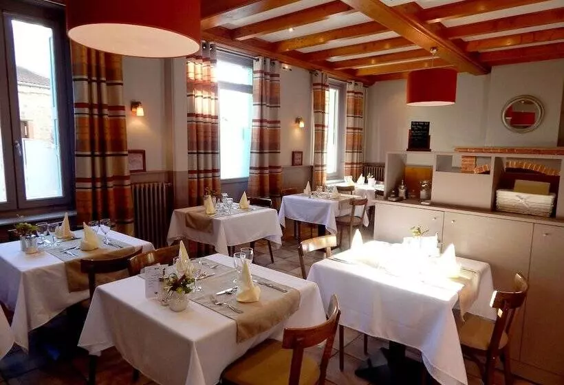 ホテル Hôtel Le Dolmen