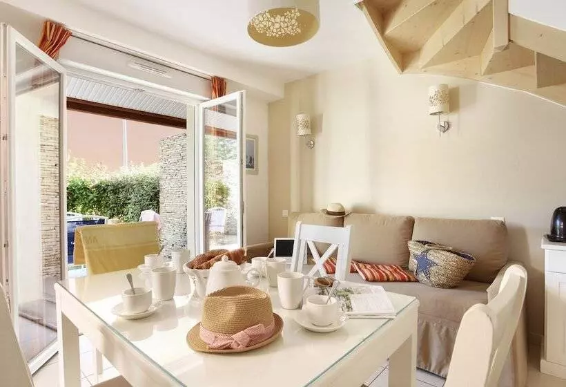 ホテル Residence Odalys Le Mas Des Flamants