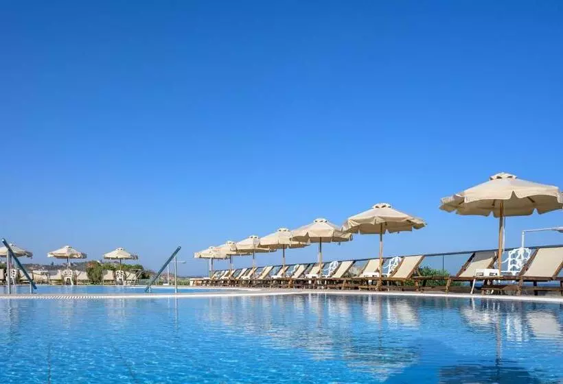 Hotelli Royal Bay Suites