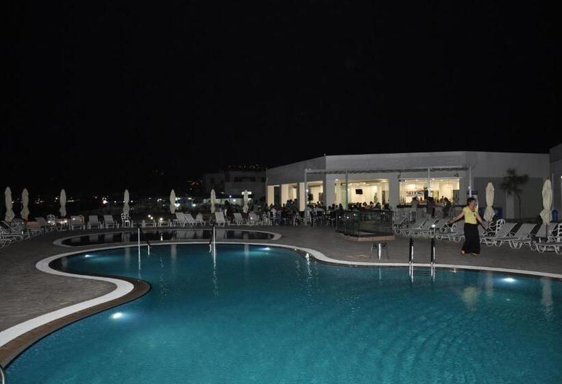 فندق Royal Bay Suites