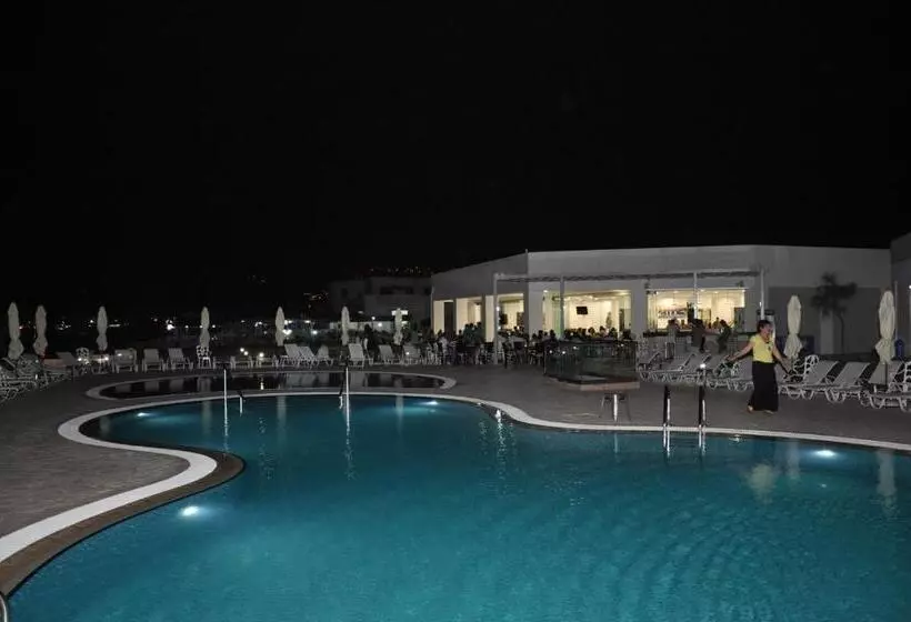 Hotelli Royal Bay Suites