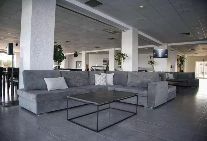 Hotelli Royal Bay Suites