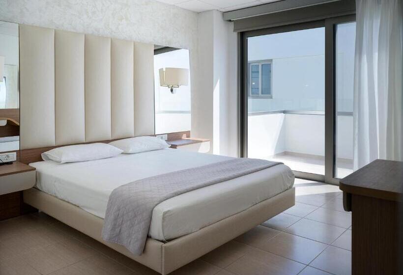 فندق Royal Bay Suites