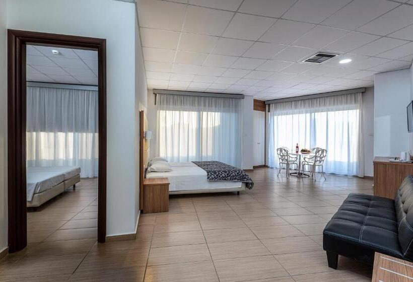 فندق Royal Bay Suites