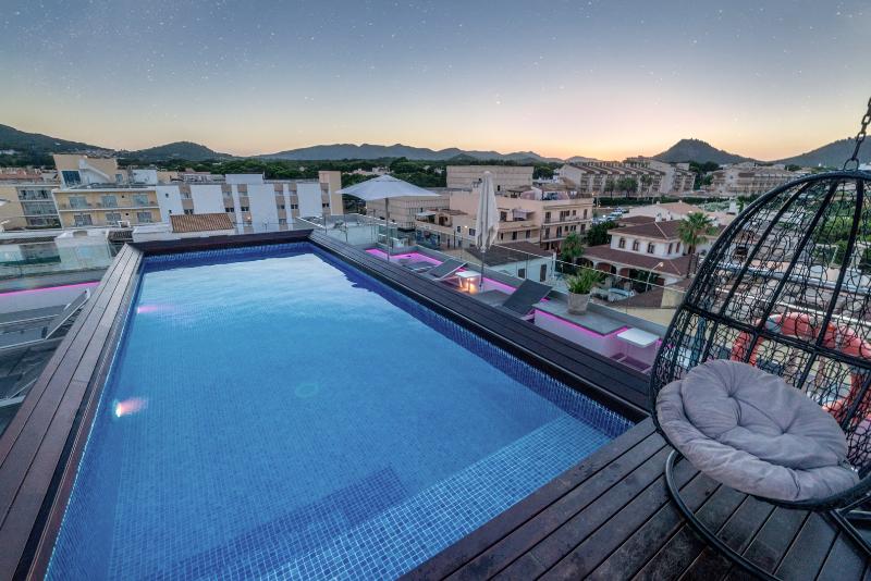 ホテル The Place   Adults Only