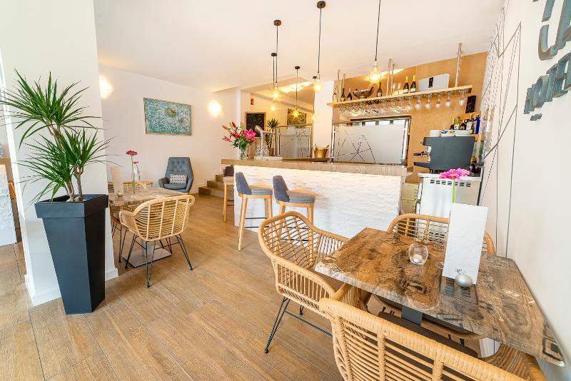 ホテル The Place   Adults Only