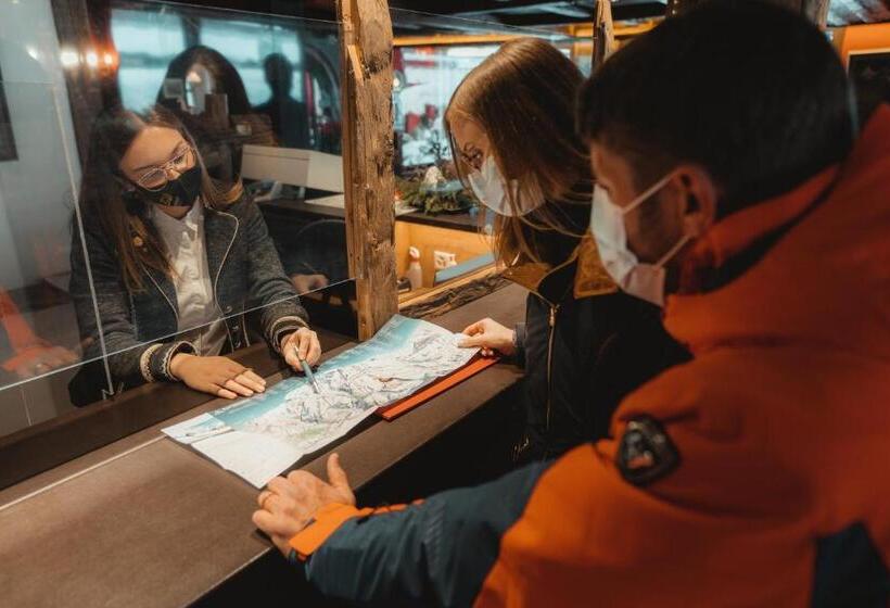 فندق Zermatt Budget Rooms