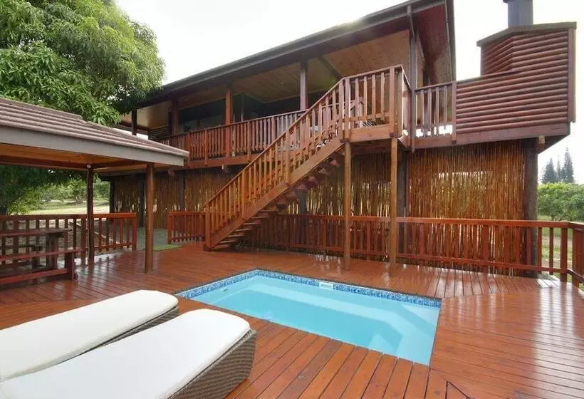 Monzi Safari Lodge