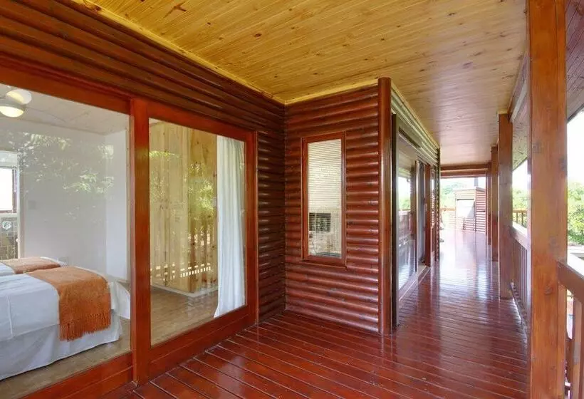 Monzi Safari Lodge